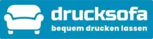Blaues Logo mit einem weißen Sofasymbol auf der linken Seite, mit dem fettgedruckten Text „drucksofa“ und „bequem drucken lassen“ darunter.