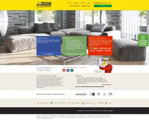 Screenshot der Kundenwebsite eines Umzugsunternehmens. Zu den Features gehört ein großes Bild eines modernen Wohnzimmers mit einem Sofa, bunten Serviceboxen und Kontaktdaten. Social Media Symbole sind prominent platziert, und in der Fußzeile werden Strohmann Partnerschaften und rechtliche Informationen aufgeführt.